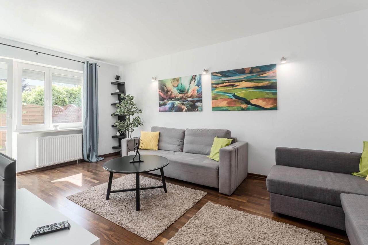 Chill Apartments Kabaty Family Warszawa Eksteriør billede