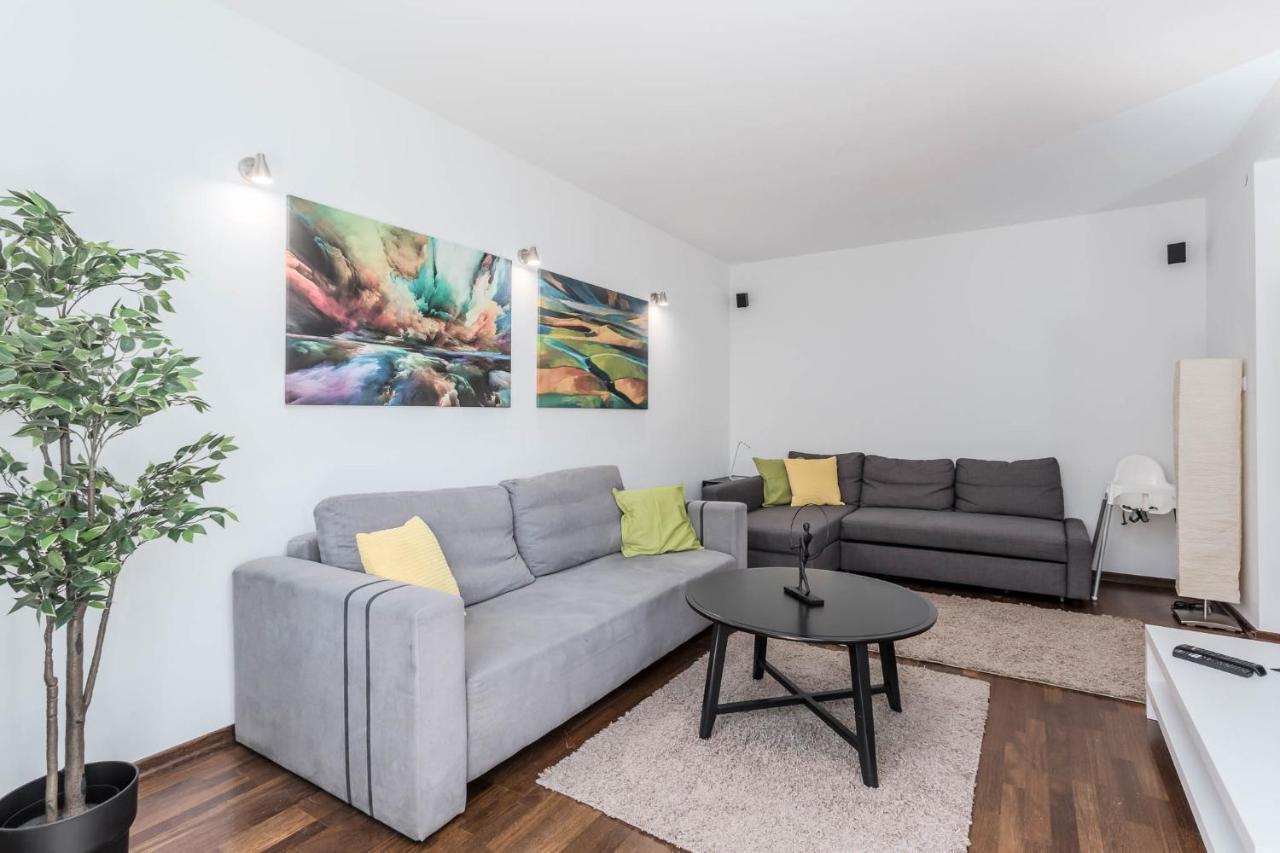 Chill Apartments Kabaty Family Warszawa Eksteriør billede