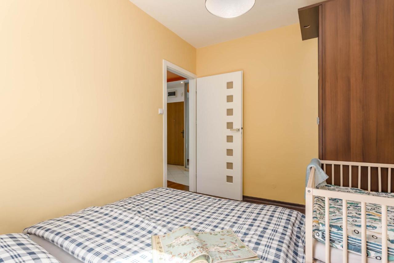 Chill Apartments Kabaty Family Warszawa Eksteriør billede